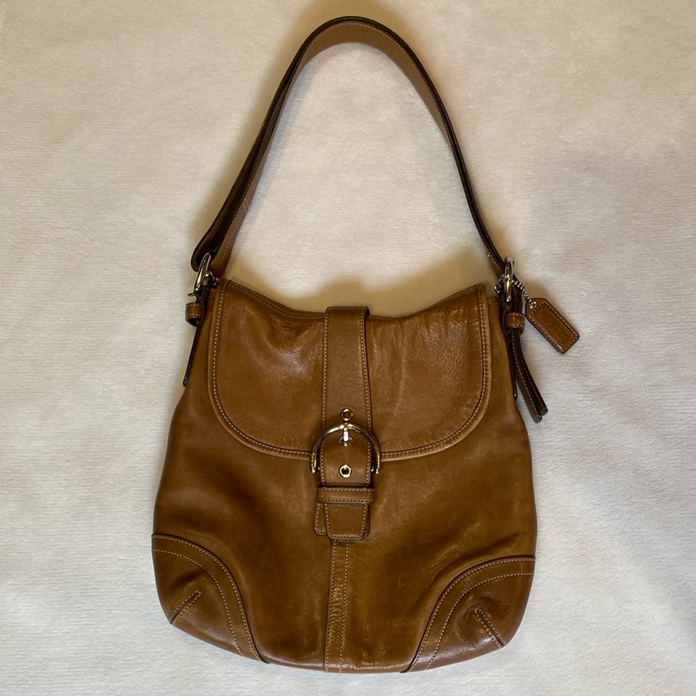 Vintage Coach Elegant Tan Leather Shoulder Bag